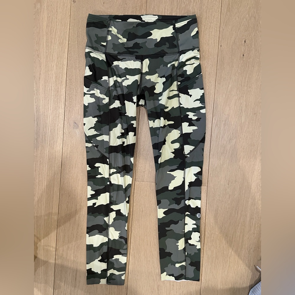 Lululemon Fast Free HR Tight 25”L Nulux Size 6 Camo Crispin Green with pockets